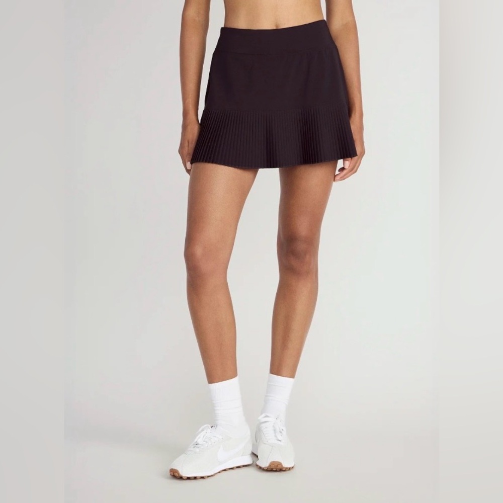 Mondetta Black Tennis Skirt with Elastic Waist